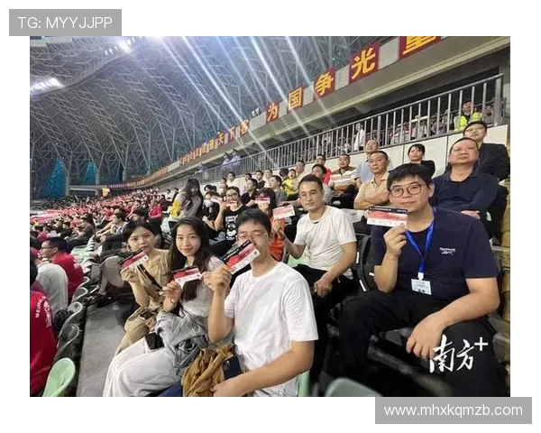 足球明星齐聚活动现场展现风采引发粉丝热烈追捧与媒体关注