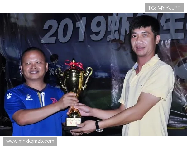 身高一米八五的足球明星如何在绿茵场上展现非凡魅力与实力